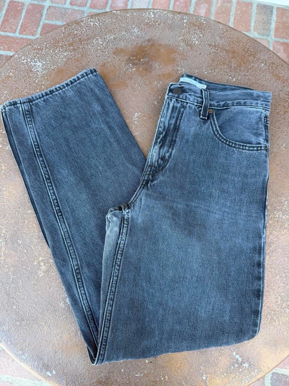 Levi’s faded wash black denim straight leg jeans DAD jeans Size 25